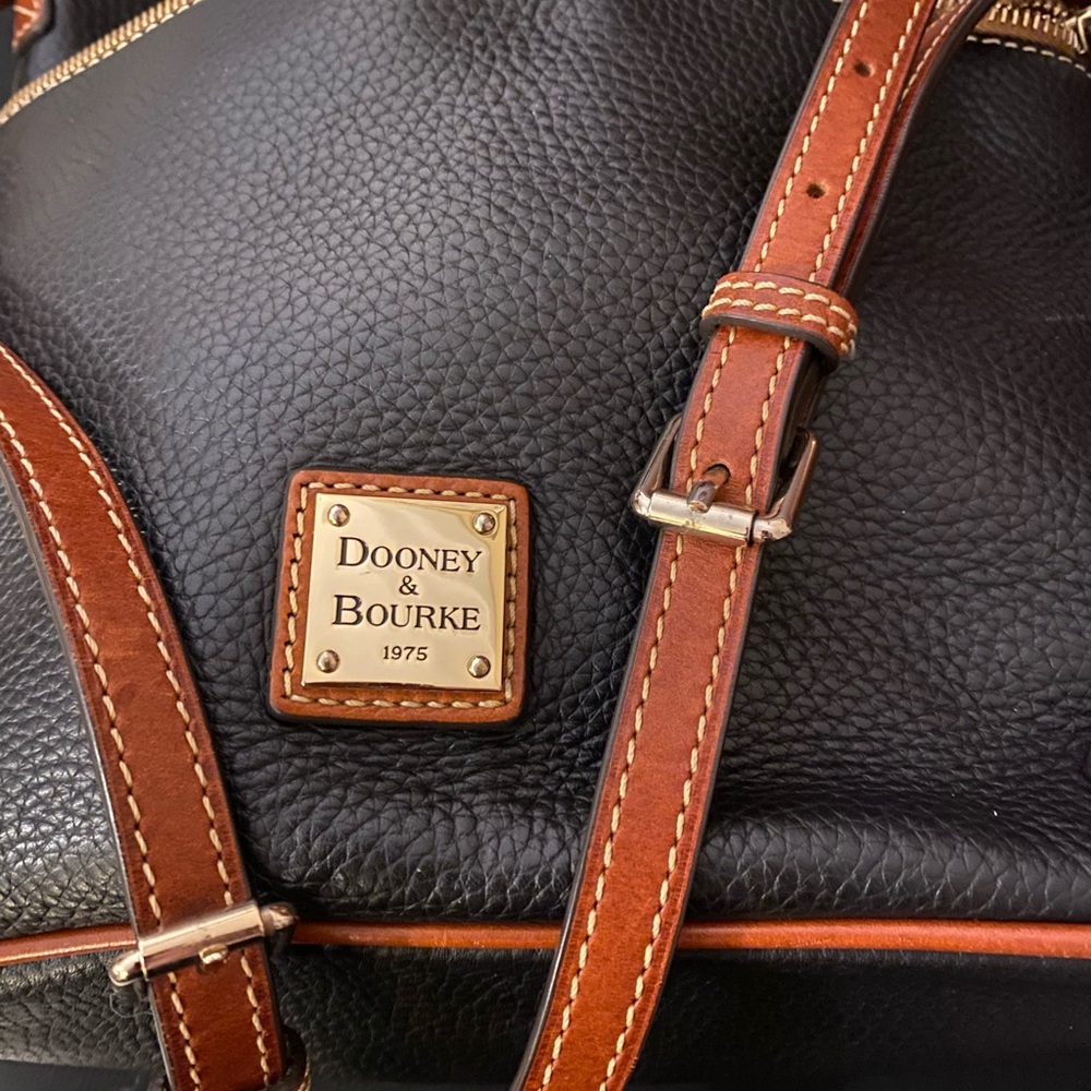 Classic Dooney Pebble Grain crossbody.